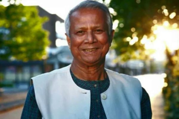 দেশে ফিরেছেন প্রধান উপদেষ্টা