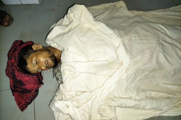 মোল্লাহাটের সিঙ্গাতী গ্রামে আধিপত্য বিস্তার কে কেন্দ্র করে দুই গ্রুপের সংঘর্ষ নিহত এক আহত অর্ধশতাধিক। <br> <br>মোল্লাহাট (বাগেরহাট)প্রতিনিধিঃ <br>রায়হান শেখ,  <br> <br>তাং ০৭/০৬/২০২৫, ইং শনি..