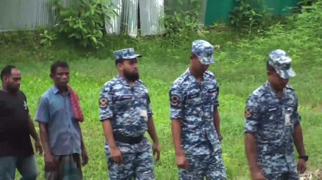 ⁣মাইলস্টোন দুর্ঘটনায় নিহত মাহতাবের সমাধিতে বিমান বাহিনীর শ্রদ্ধা নিবেদন