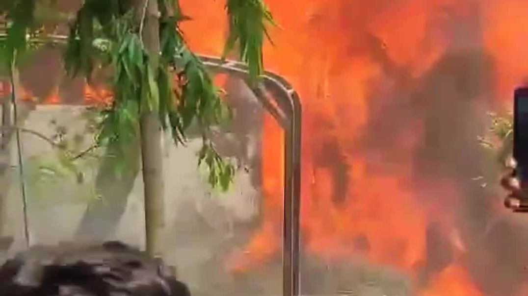 ⁣ঢাকা মাইলস্টোন কলেজ মাঠে বিমান বিদ্বস্ত...