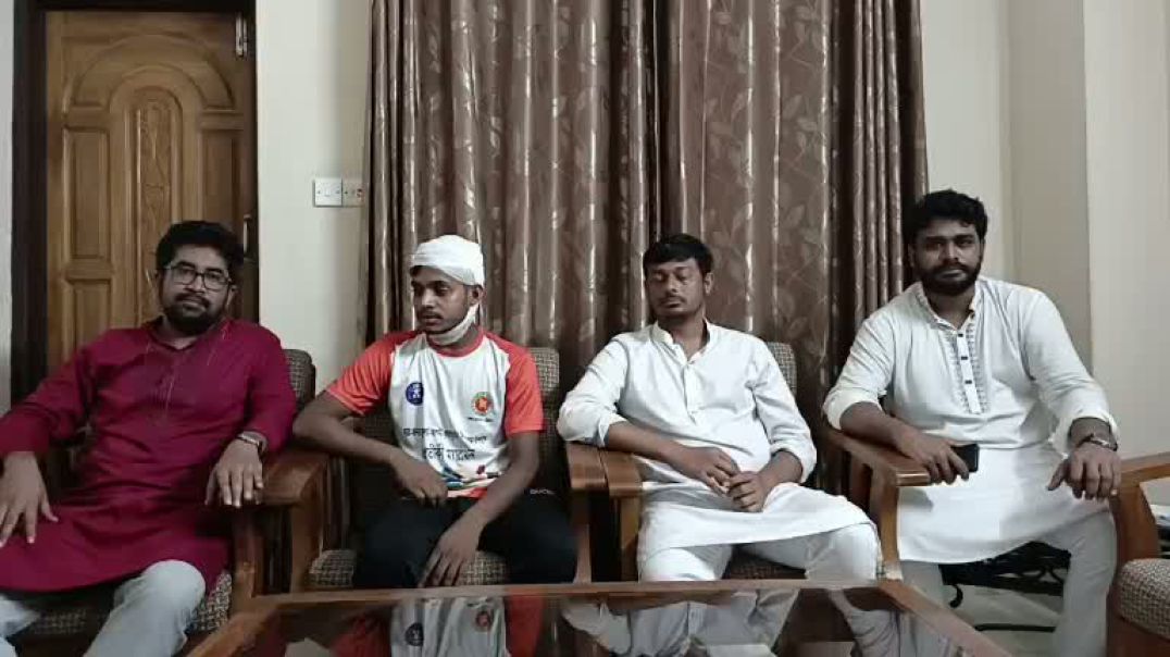 ⁣চট্টগ্রামের বাঁশখালীতে জুলাই পদযাত্রা'র প্রচারণা চালানোকালে হামলায় আহত জুলাই যোদ্ধা মোঃ তানভী