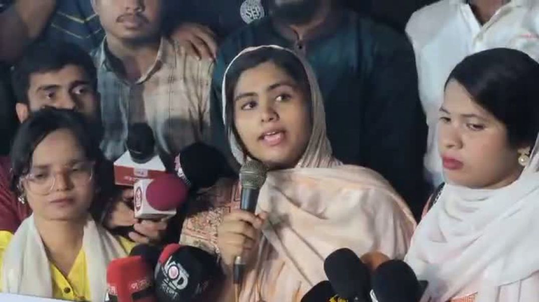 ⁣চাকরিতে রাজনৈতিক পরিচয় বন্ধের দাবিতে ঢাবিতে বি'ক্ষো'ভ