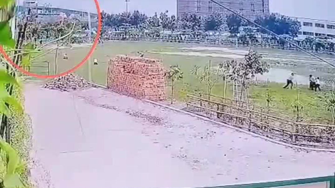 মাইলস্টোন স্কুলে বিমান বিধ্বস্ত হওয়ার সময় সিসি টিভি ফুটেজ।