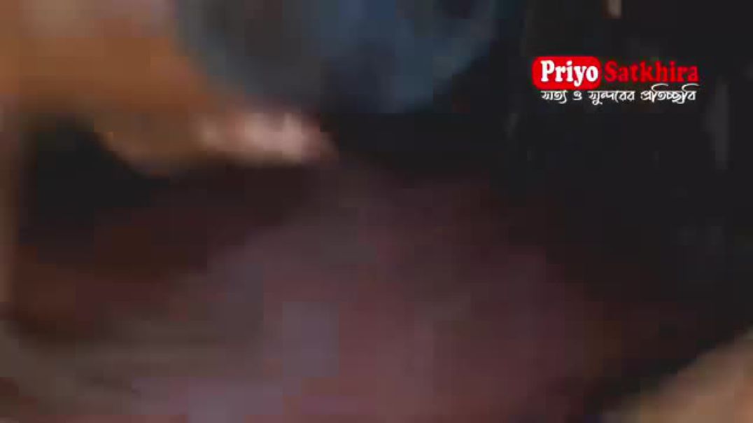 ⁣সাতক্ষীরায় বেড়ে চলেছে পরকীয়া প্রেম, খাটের নিচে লুকিয়েও শেষ রক্ষা হলোনা পরকীয়া প্রেমিকের। সবাই সাবধান