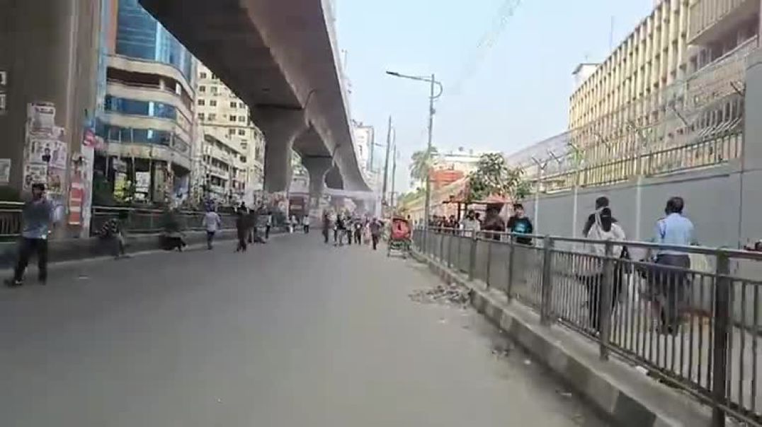 ⁣পুলিশ-শিক্ষার্থী সং'ঘ'র্ষে রাজধানীর গুলিস্তান রণক্ষেত্র