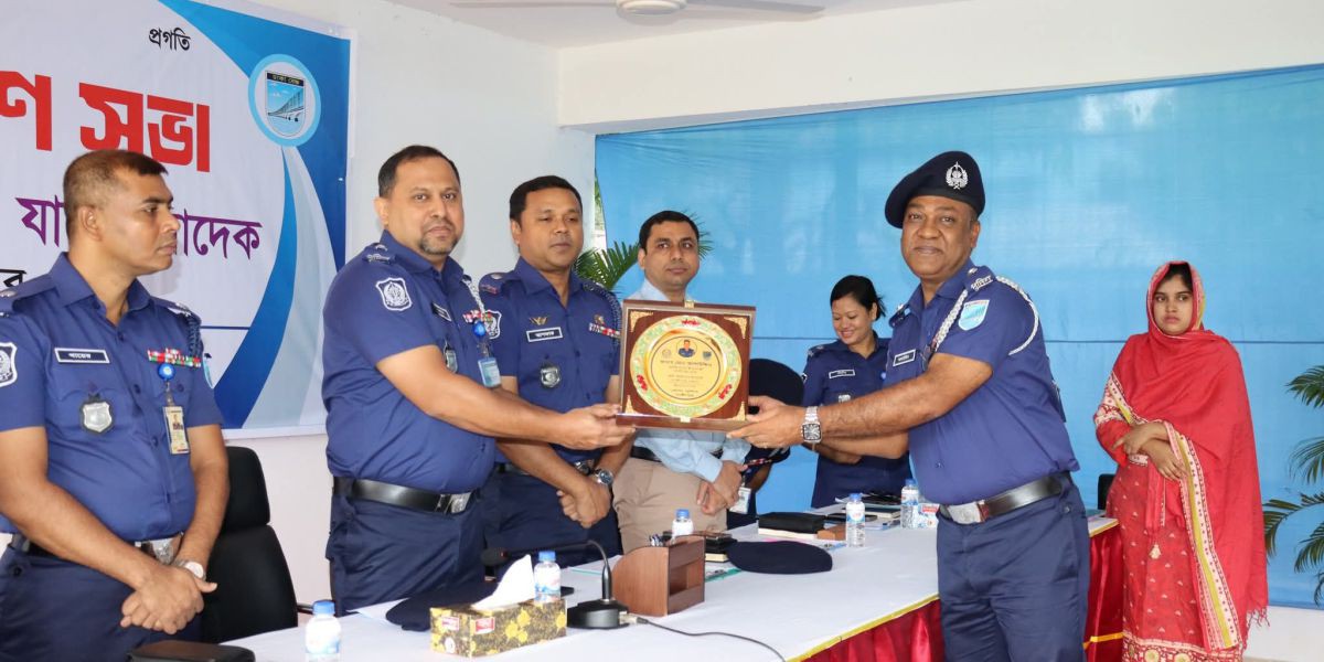 কালীগঞ্জ থানার অফিসার ইনচার্জ আলাউদ্দিনকে শ্রেষ্ঠ ওসি হিসেবে সম্মাননা..