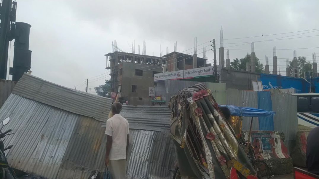 ⁣গাইবান্ধায় ওভার ব্রিজের কাজের জন্য যানজট, জনদুর্ভোগে সাধারণ মানুষ  গাইবান্ধার গোবিন্দগঞ্জে ওভার ব্র