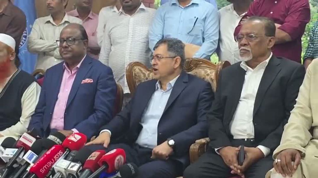 ⁣ঐকমত্য কমিশনের বৈঠক শেষে কথা বলছেন সালাহউদ্দিন আহমেদ