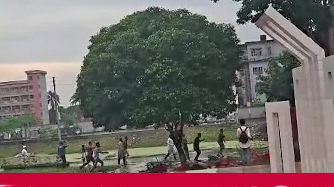 ⁣এনসিপির সমাবেশস্থলে যেভাবে হা'ম'লা করে নি'ষি'দ্ধ ছাত্রলীগ