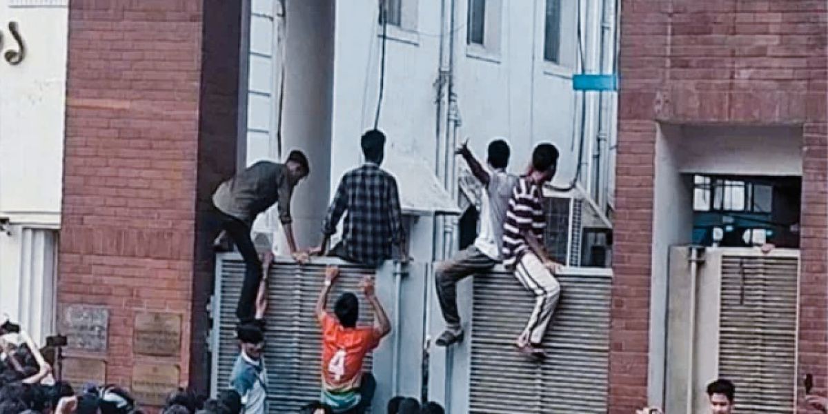 চার শিক্ষার্থী কারাগারে সচিবালয়ে সহিংসতায়: ১২০০ জনের বিরুদ্ধে মামলা..