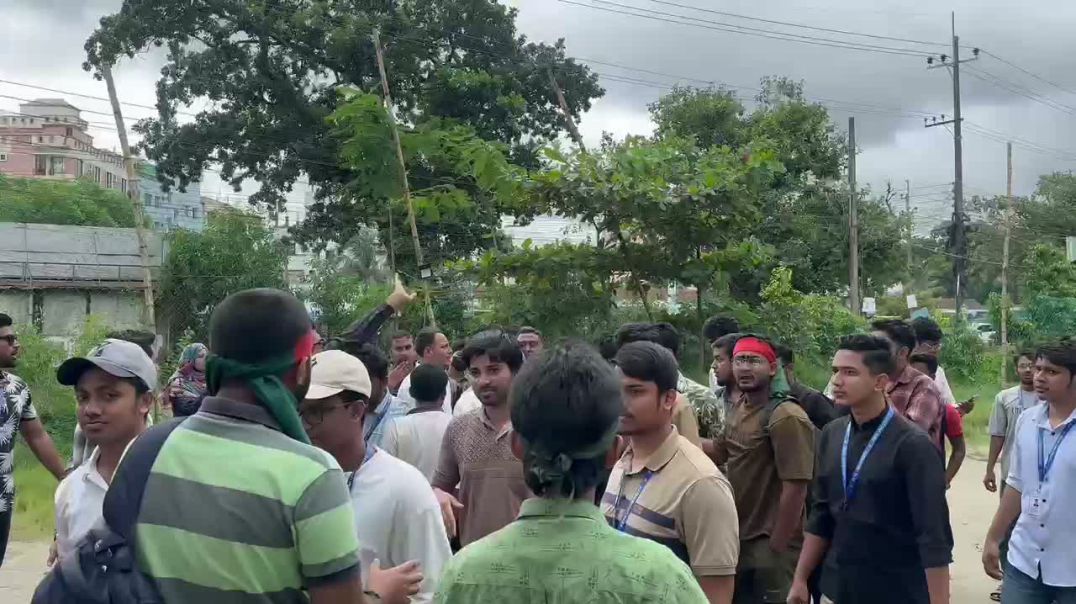 ⁣ফেনী ইউনিভার্সিটি ক্যাম্পাসে বিক্ষোভমুখর পরিবেশ