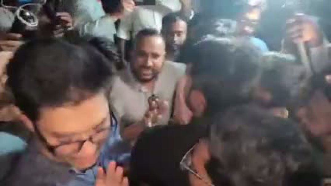 ⁣শেখ মুজিবের বাড়ির সামনে মুখোমুখি ছাত্রদল-ছাত্রশিবির