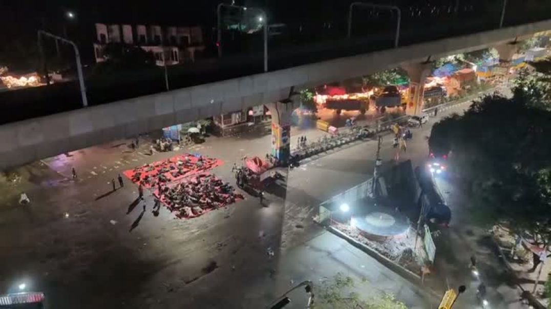 ⁣মধ্যরাতে পাখির চোখে শাহবাগ মোড়ে যা দেখা যাচ্ছে