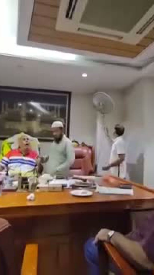 ⁣হাইরে দুনিয়া!ভয়ংকর নির্মম বাবা মারা গেছেন,এতে সন্তানের বিন্দুমাত্র কষ্ট নেই। আগে কেন বাবা সম্পত্তি 