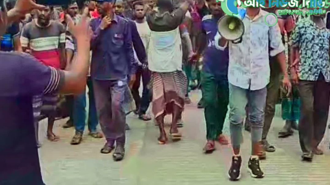 ⁣যশোর অভয়নগরে ⁣লিমন হত্যার প্রতিবাদে ও সন্ত্রাসীদের গ্রেপ্তারের দাবিতে ভ্যান শ্রমিকদের বিক্ষোভ মিছিল.