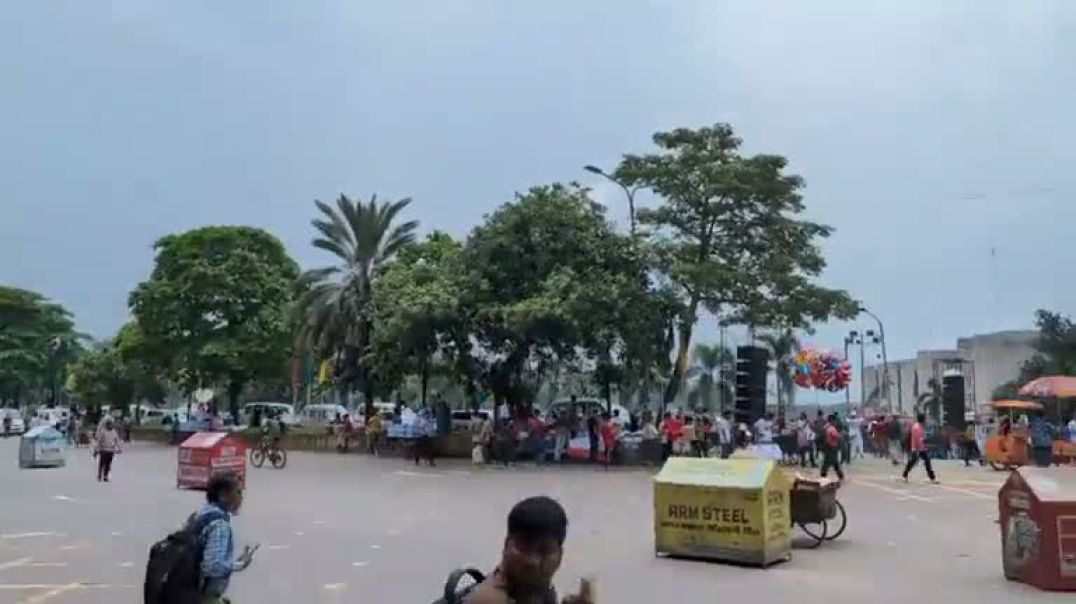 ⁣সংসদ ভবন এলাকায় সেনাবাহিনীর কড়া তল্লাশি।
