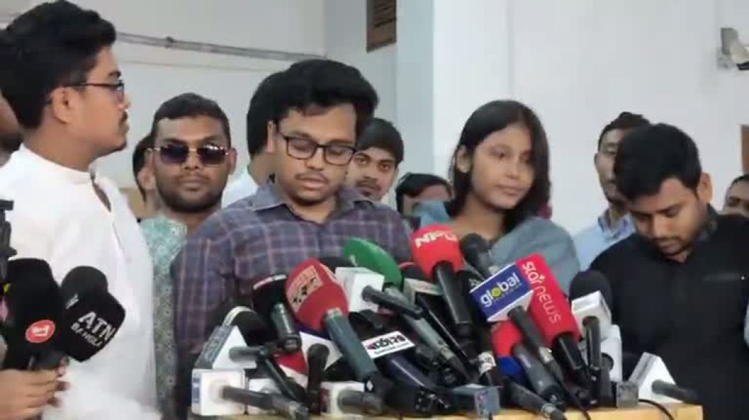 ⁣ডাকসু নির্বাচনের মনোনয়নপত্র জমা দিলো ছাত্রশিবির সিনেট ভবন থেকে