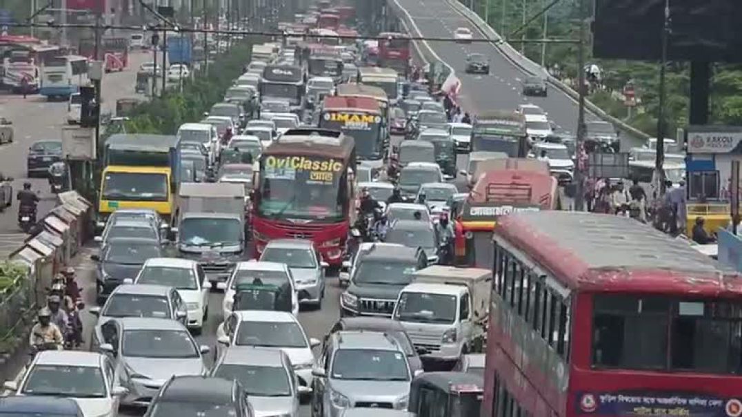 ⁣তীব্র যানজট, বনানীতেই আটকা দেড় ঘণ্টা