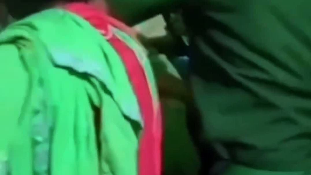 ⁣নেত্রকোনার আটপাড়া উপজেলার নির্বাহী কর্মকর্তা জনগনকে মারধর করছেন