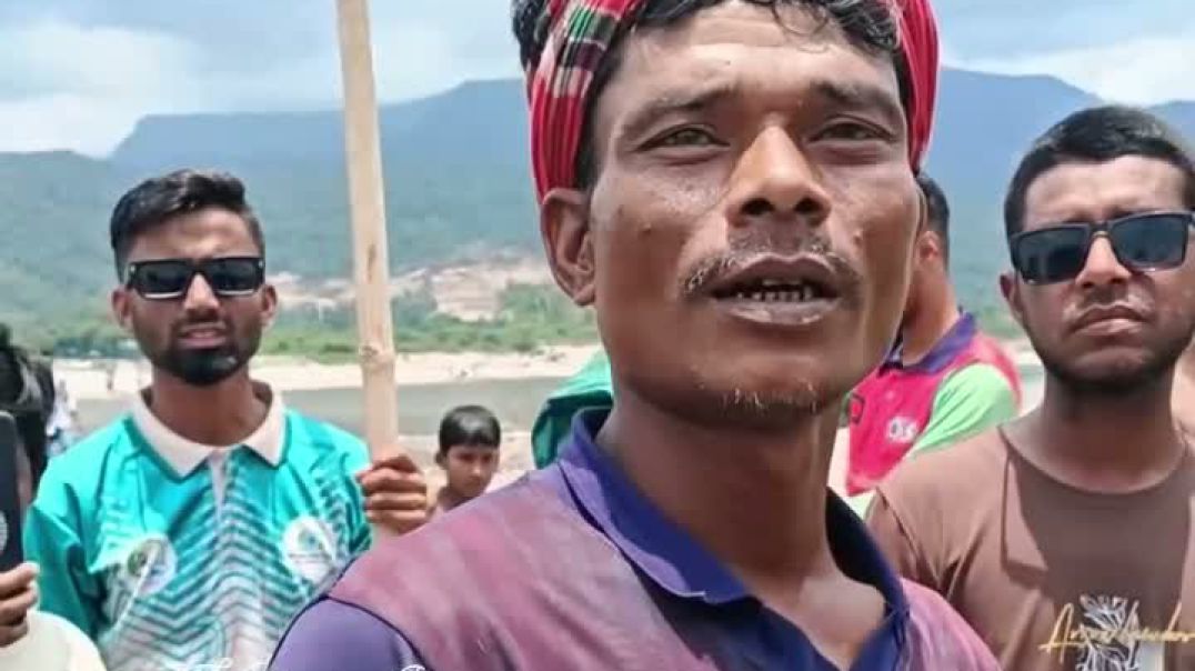 ⁣নৌকা প্রতি ৫শ টাকা হাদিয়া নেন বিজিবির গর্বিত সদস্যরা।শ্রমিকদের মুখে শোনেন বিজিবিকে কত টাকা দিয়ে পাথর