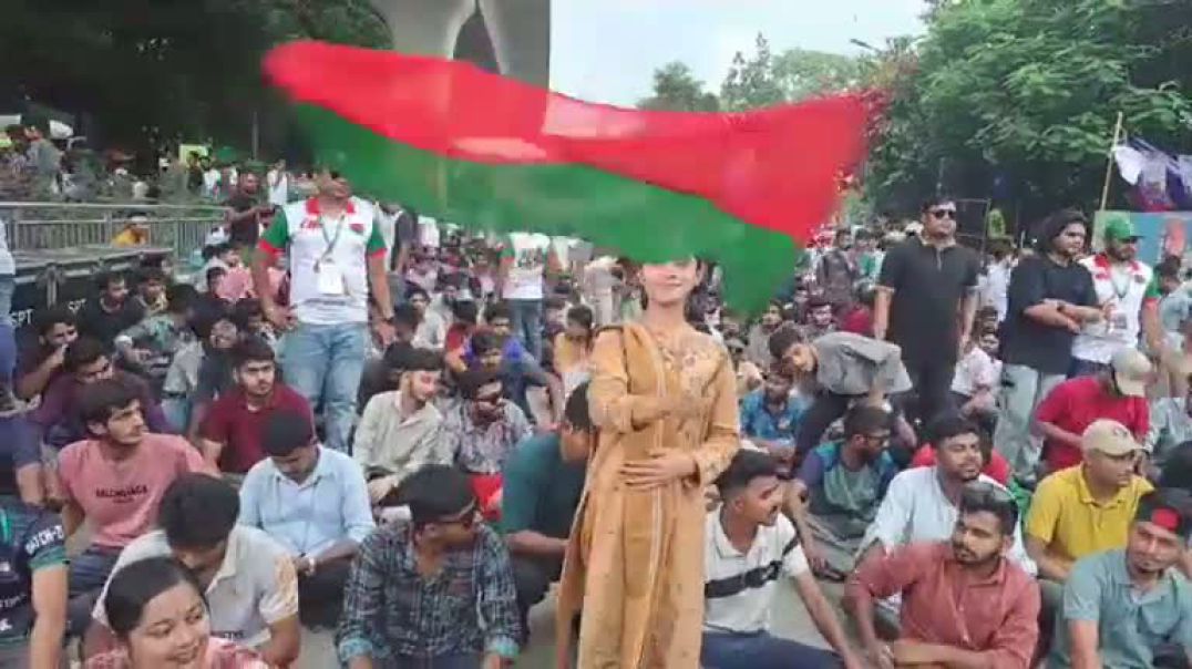 ⁣শাহবাগে জড়ো হচ্ছে ছাত্রদলের নেতাকর্মীরা