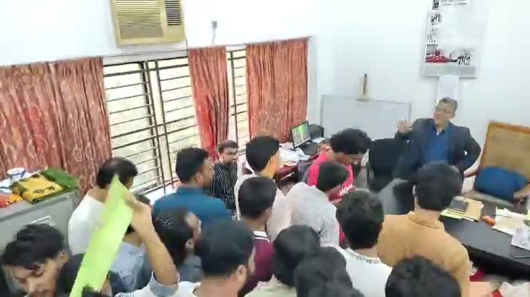 ⁣মনোনয়ন উত্তোলনের জন্য রিটার্নিং কর্মকর্তা অফিসে এসেছে ছাত্রদলের প্যানেল.hd
