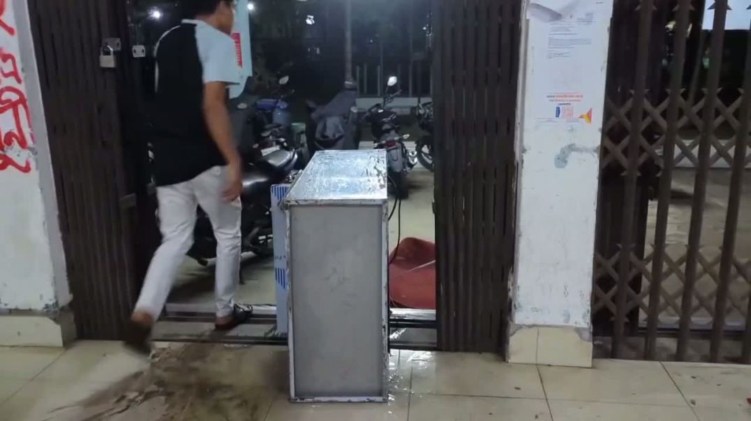 ⁣ঢাবিতে দীর্ঘ ১বছর পর পানির ফিল্টার ভাঙার মধ্যে দিয়ে মুক্ত বুদ্ধির চর্চার সূচনা!!!