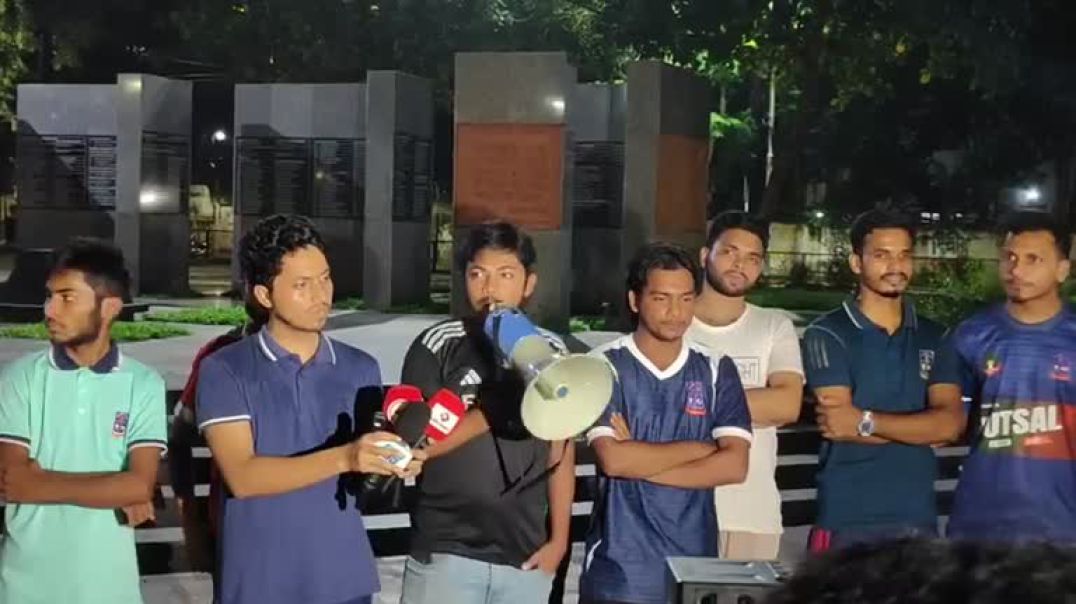 ⁣সাংবাদিককে কুপিয়ে হত্যার ঘটনায় ঢাকা বিশ্ববিদ্যালয়ে মানববন্ধন। সরাসরি