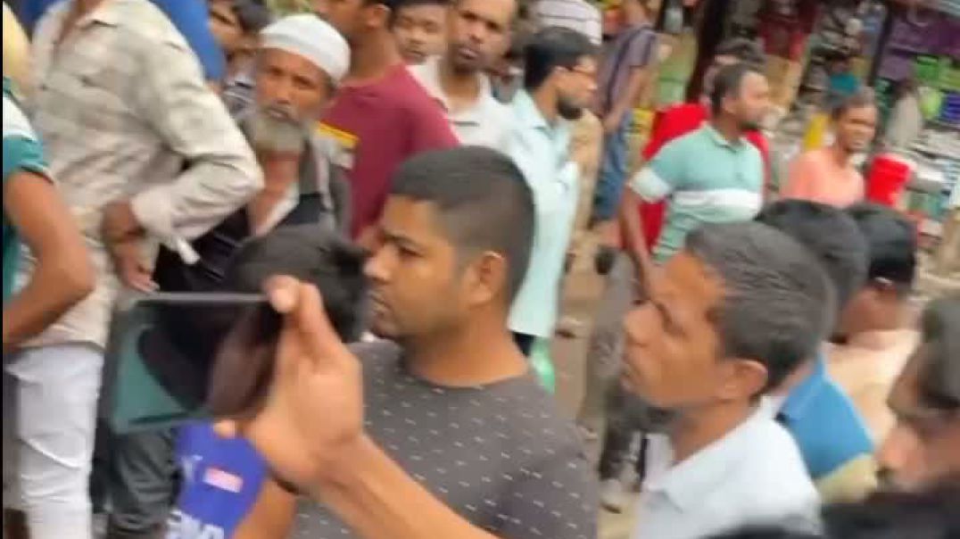 ⁣গাজিপুরে সাংবাদিক হত্যায় মানব বন্ধন।