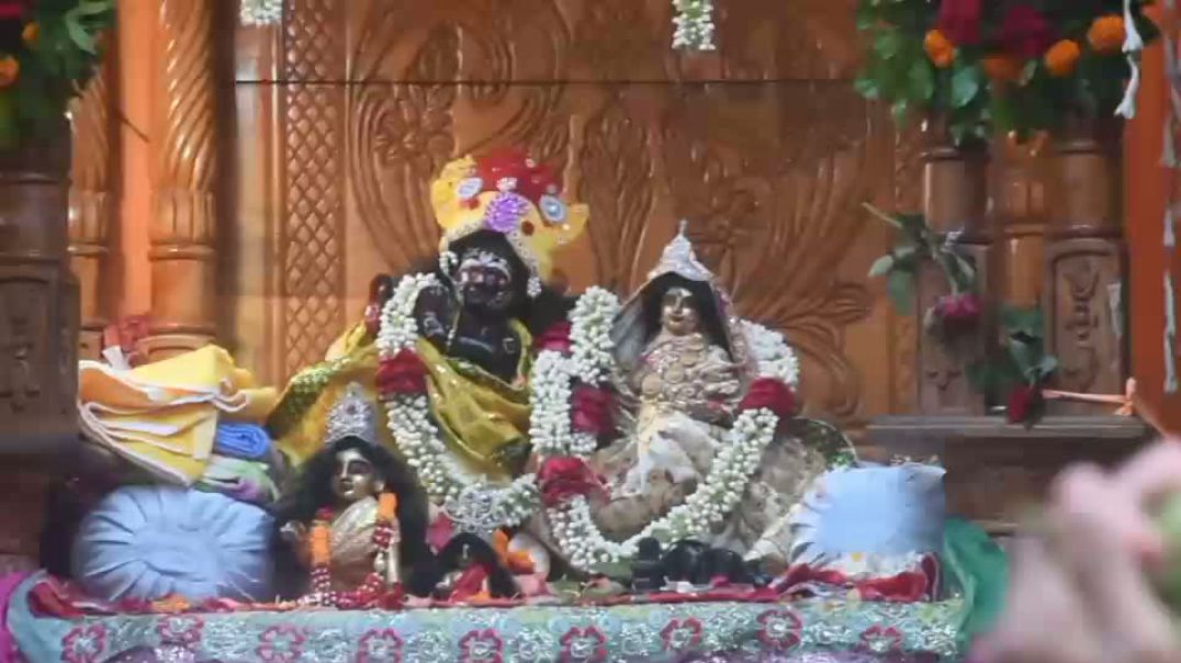 দিনাজপুরে নৌ বিহারে রাধা কৃষ্ণ রাজবাড়ীতে