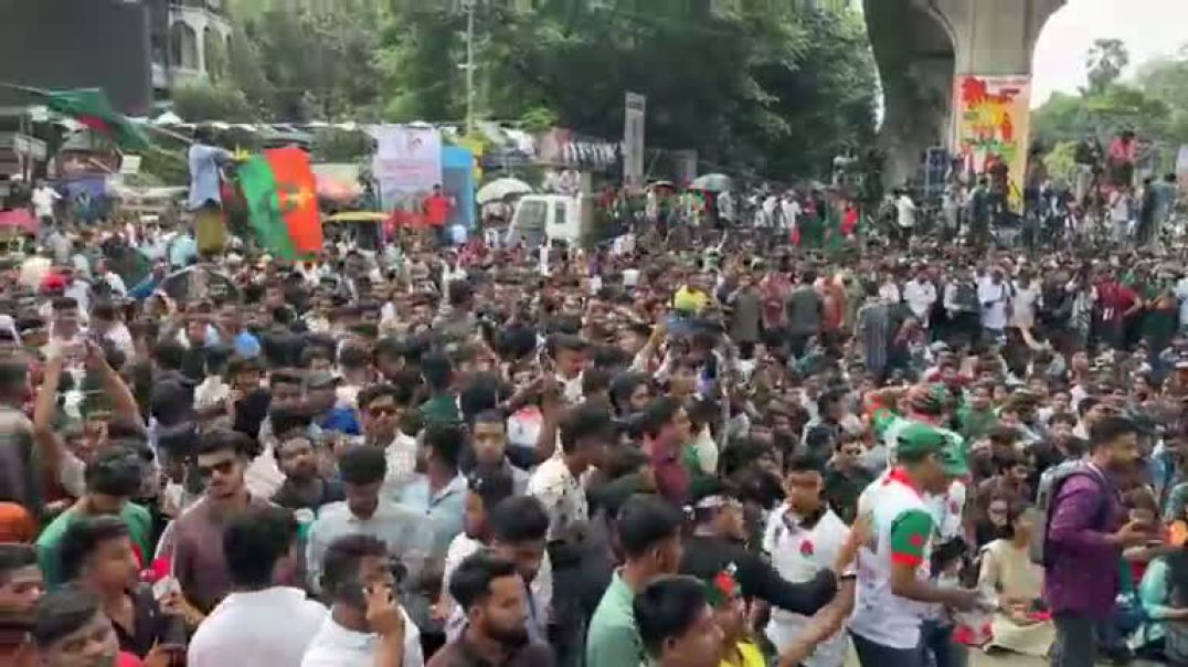 ⁣LIVE শাহবাগের ছাত্রদলের সমাবেশে নেতাকর্মীদের ঢল