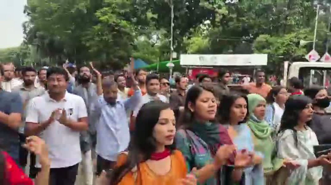 ⁣হঠাৎ ঢাবিতে ছাত্রদলের মিছিল