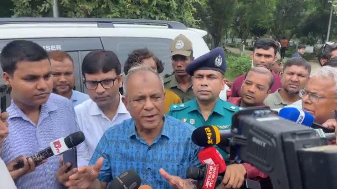 ⁣রায়ের বাজার কবরস্থানে পরিদর্শনে স্বরাষ্ট্র উপদেষ্টা