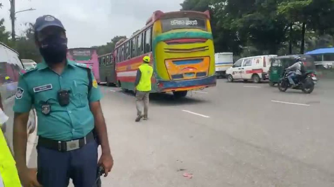 ⁣গাড়ির কালো ধোঁয়া রোধে সড়কে নেমেছে পরিবেশ অধিদপ্তর