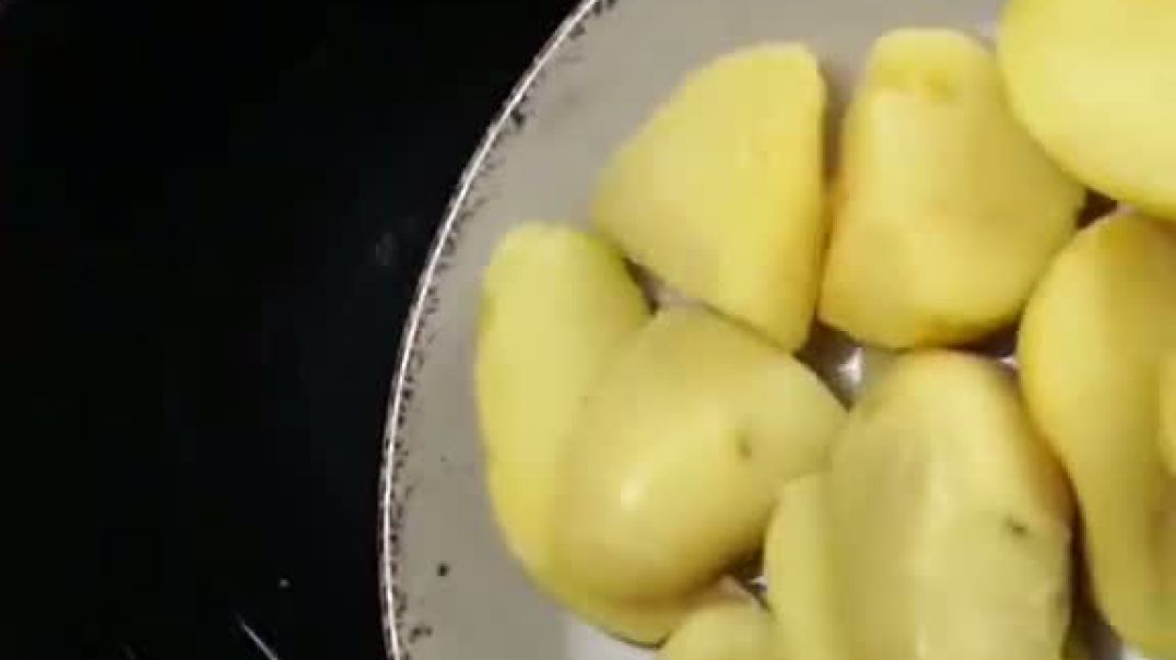 ⁣আলু দিয়ে সুন্দর রেসিপি।