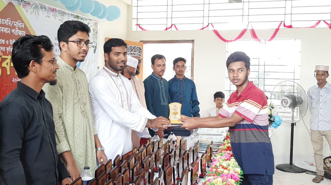 ⁣বাজিতপুরে কৃতি শিক্ষার্থীদের সংবর্ধনা দিল ইসলামী ছাত্রশিবির।