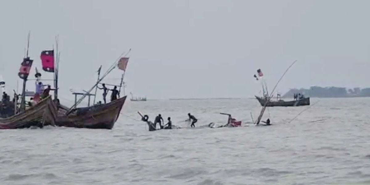 বঙ্গোপসাগরে ট্রলার ডুবি: ১৫ জেলে উদ্ধার, ৫ জন এখনো নিখোঁজ